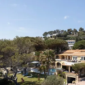 https://villa-les-glycines.fr-provencehotel.com