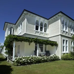 https://charlotte-jane.top-hotels-christchurch.com